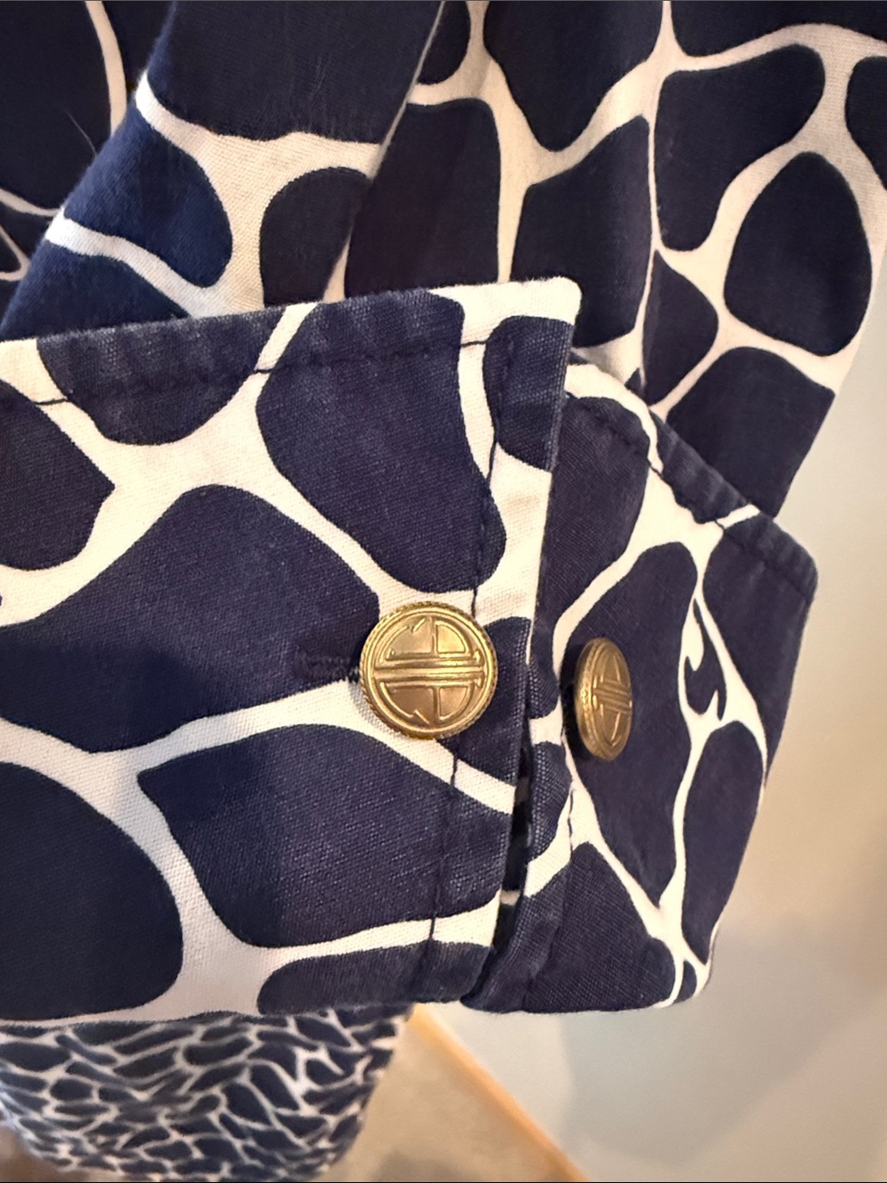 Lilly Pulitzer Navy and White Giraffe-Print Shirt Dress - Picture 5 of 6